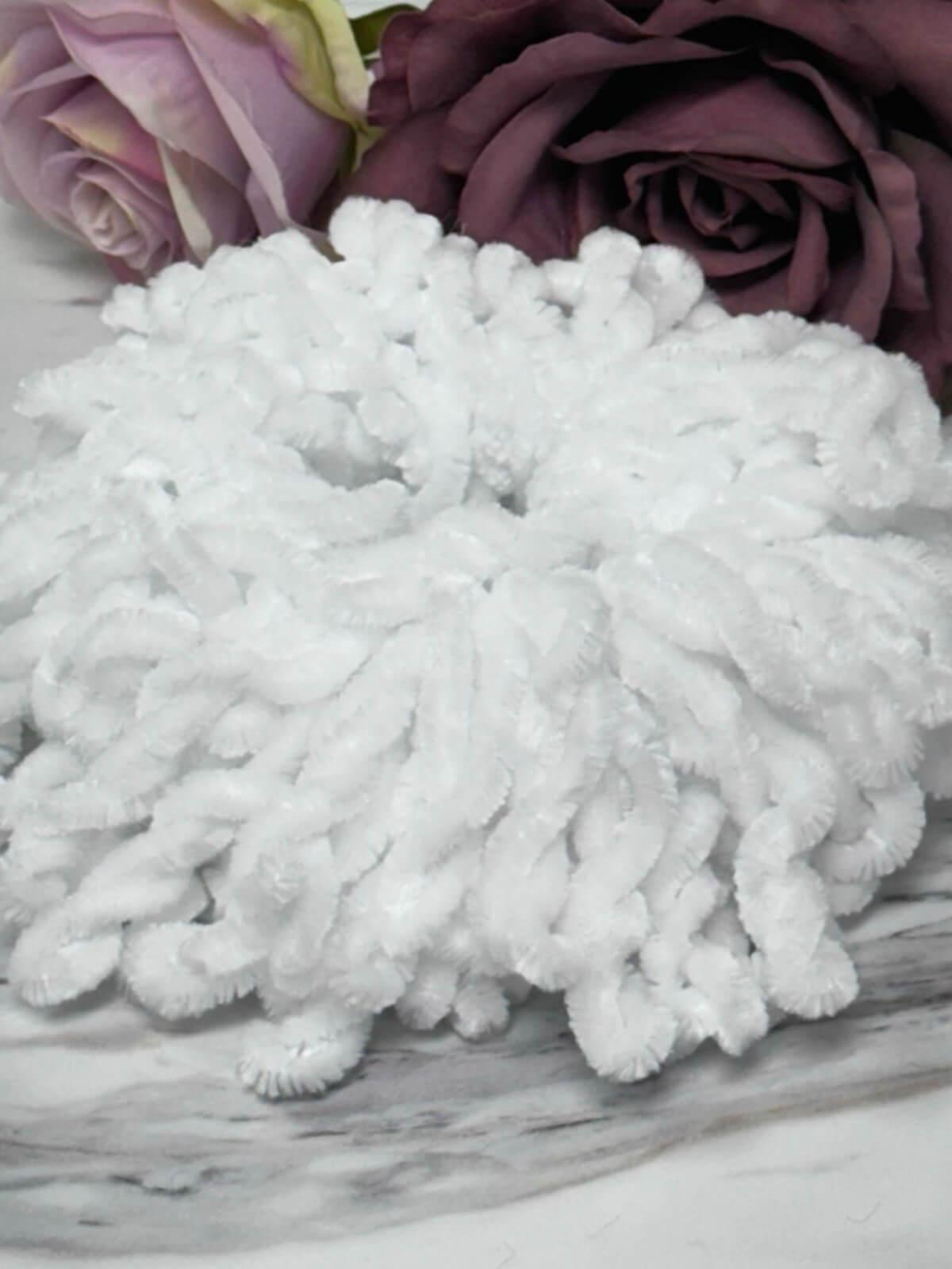 VOLUMIZING SCRUNCHIE -White